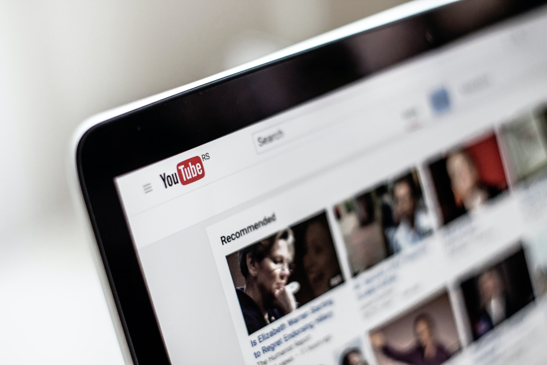 Comment fonctionne l'algorithme YouTube en 2025 ?